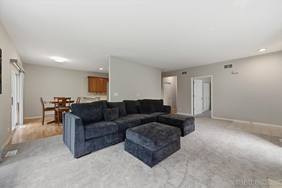 357 Ridge Road, North Aurora, IL 60542
