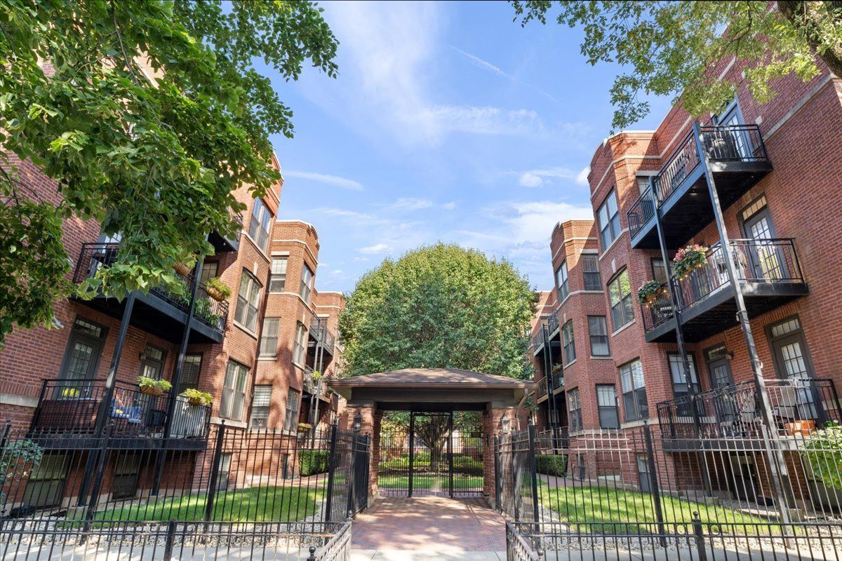 2701 Mildred Avenue, Chicago, IL 60614
