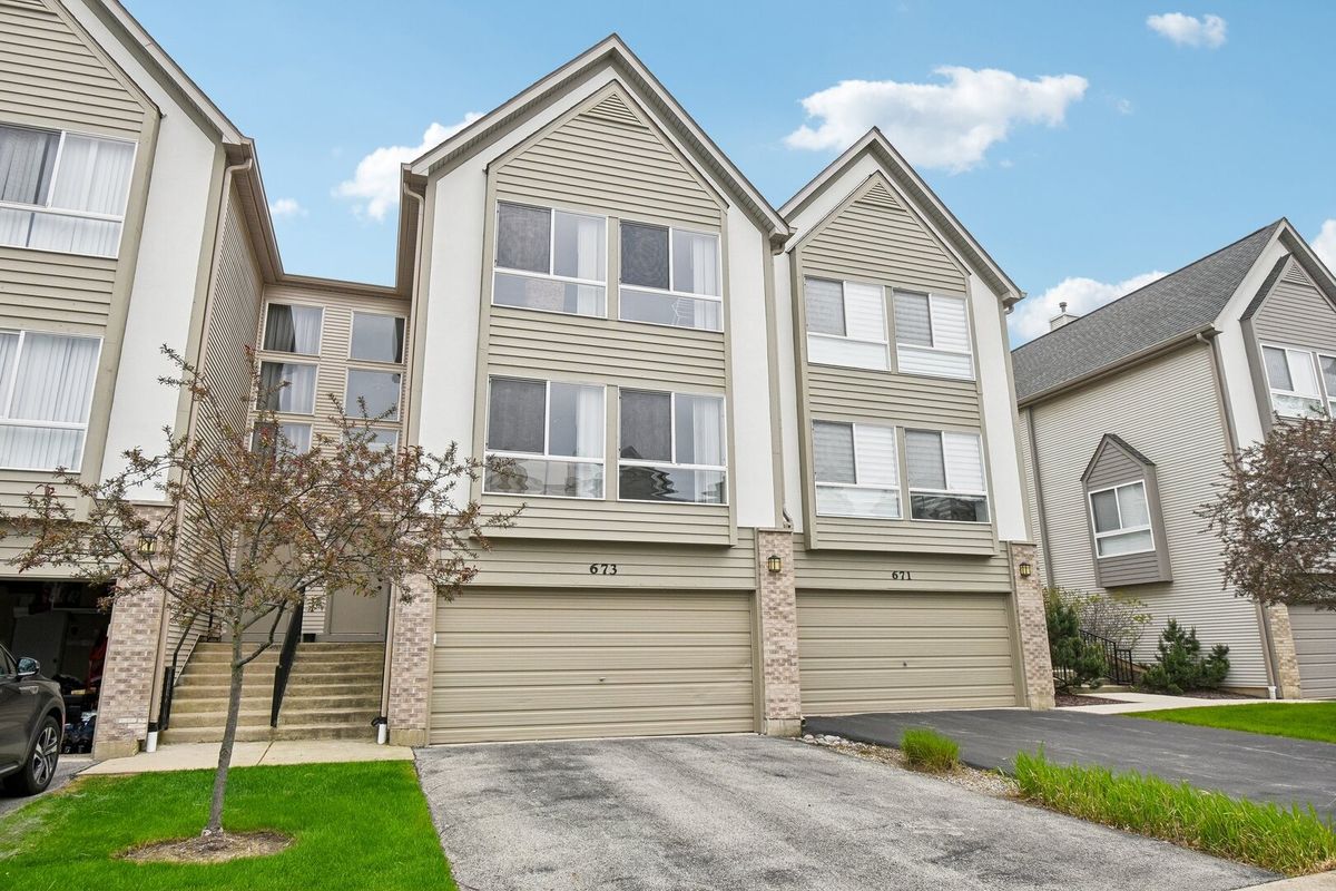 673 E FOUNTAINVIEW Drive #673, Mundelein, IL 60060