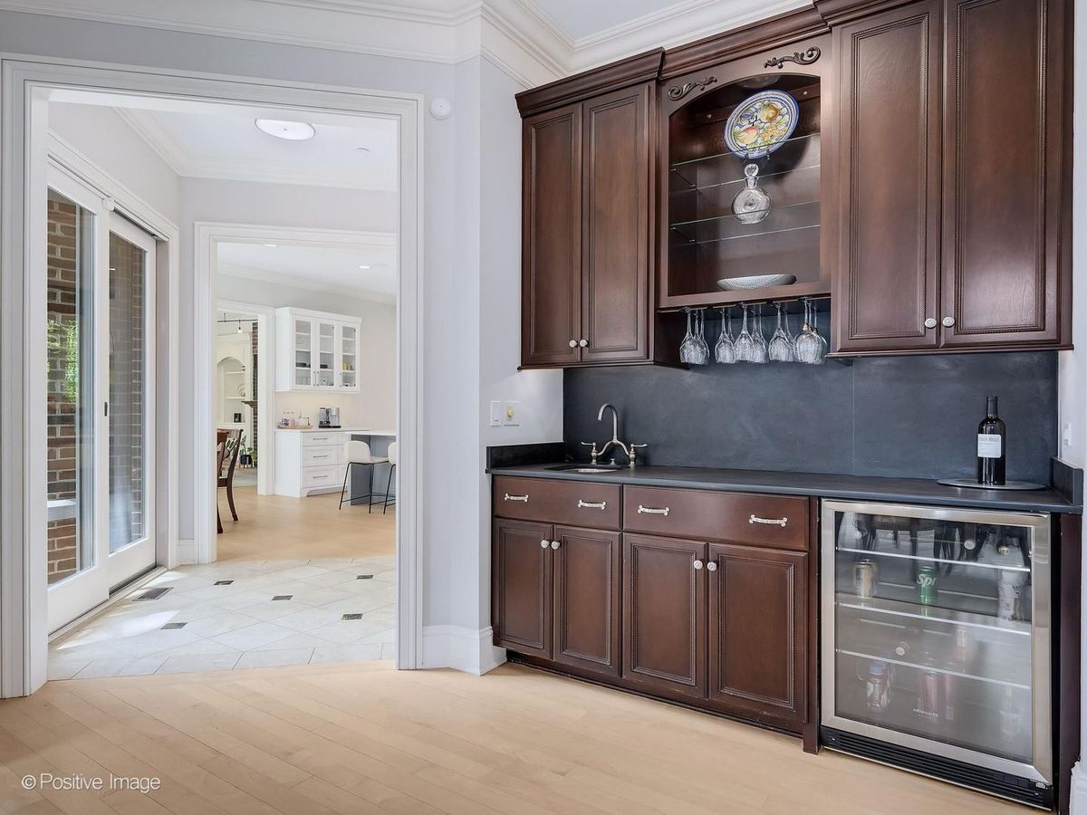 216 S PROSPECT Avenue, Clarendon Hills, IL 60514