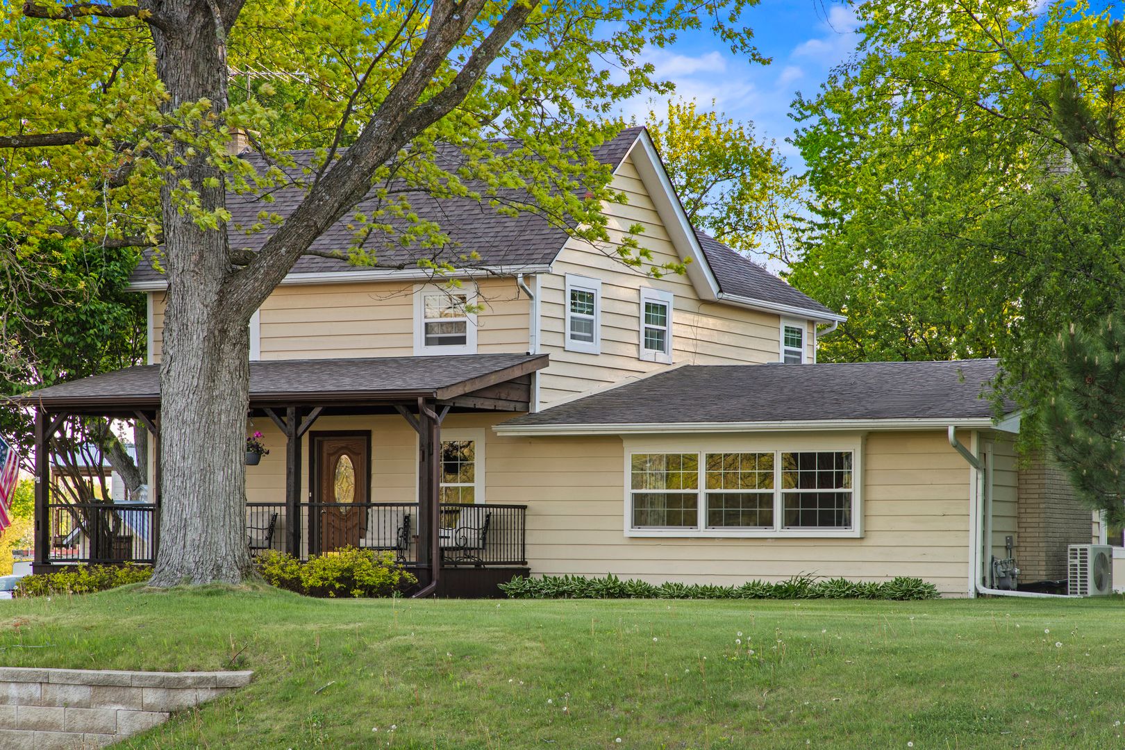 9909 Winn Road — Spring Grove, IL 60081