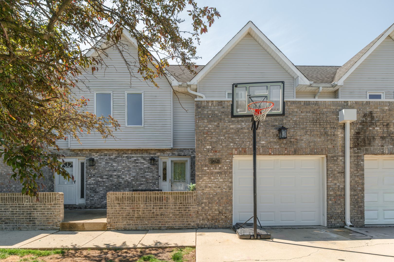9421 LINDSAY Street — Orland Hills, IL 60487