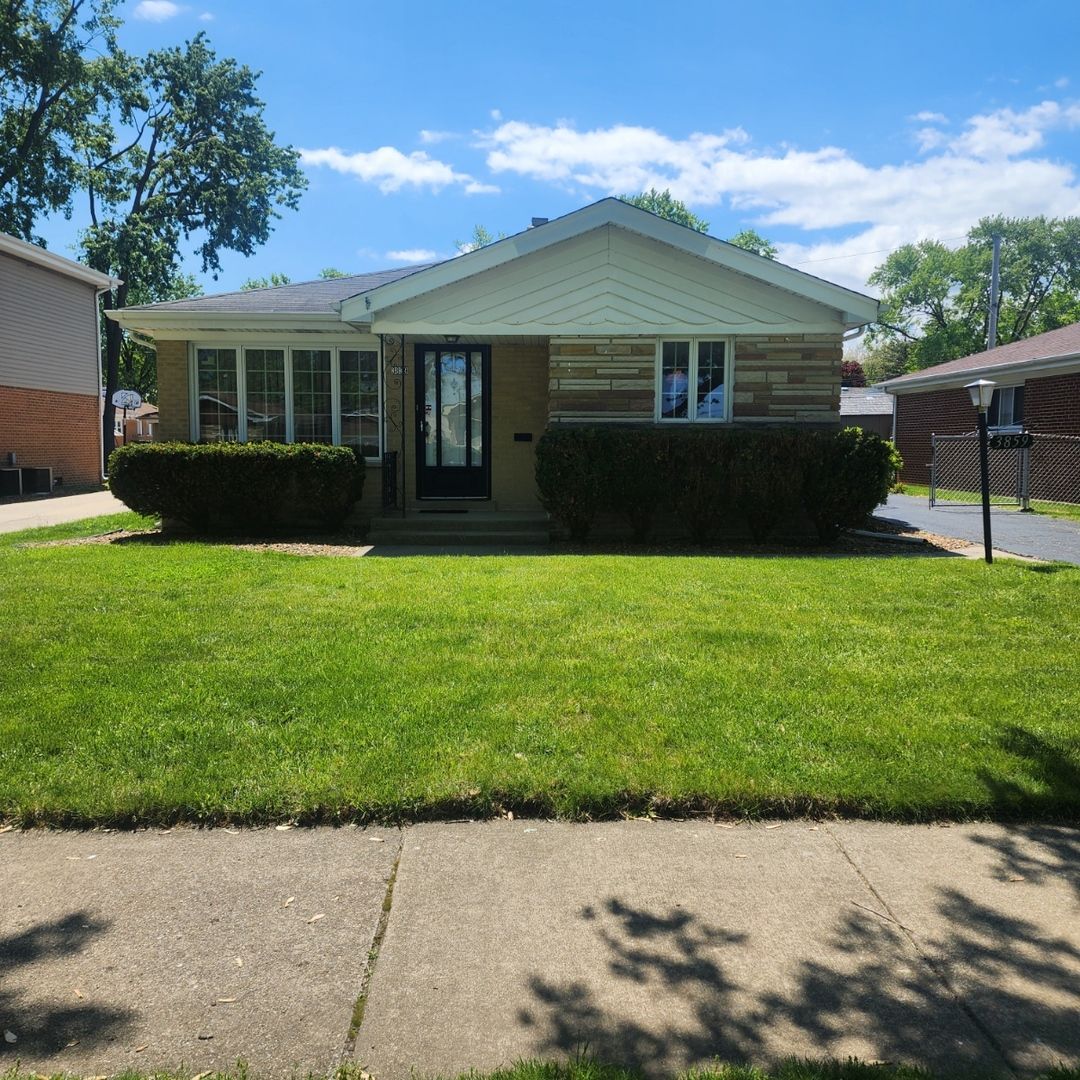 3859 153rd Street — Midlothian, IL 60445