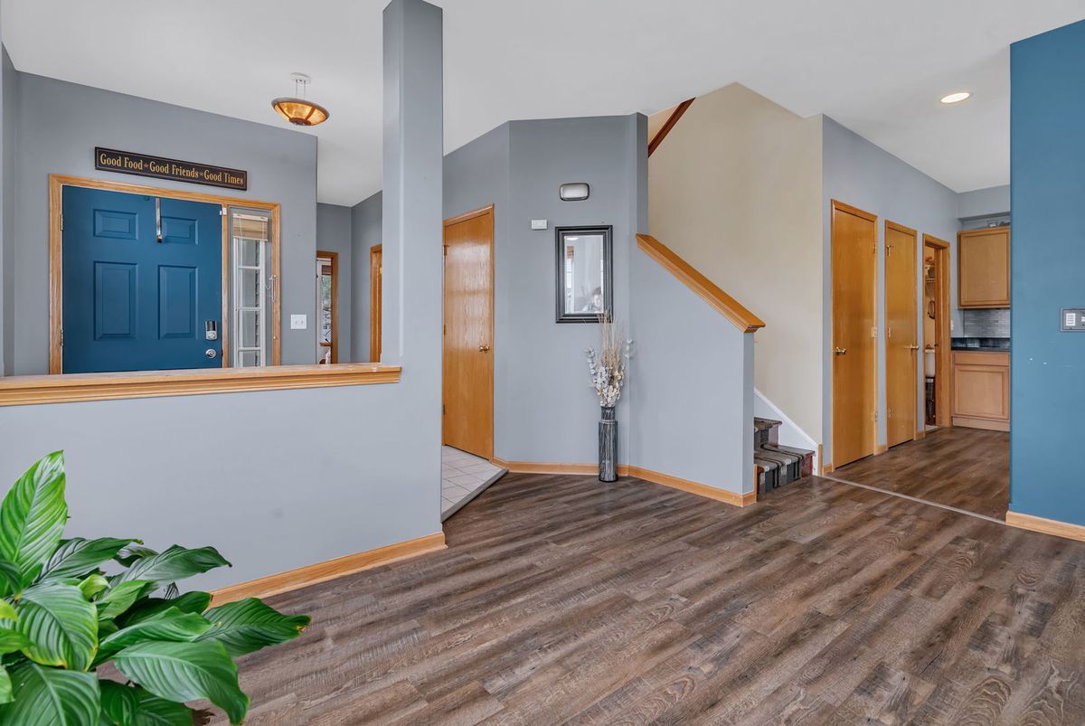 16107 Huron Street, Crest Hill, IL 60403