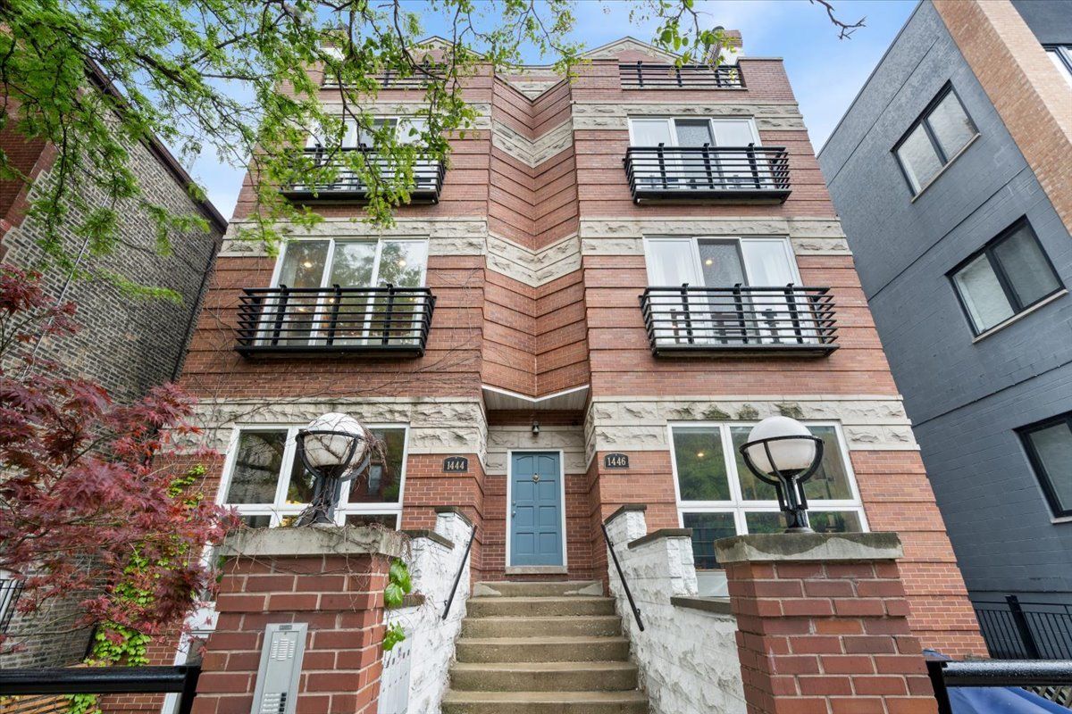 1444 Bosworth Avenue, Chicago, IL 60642