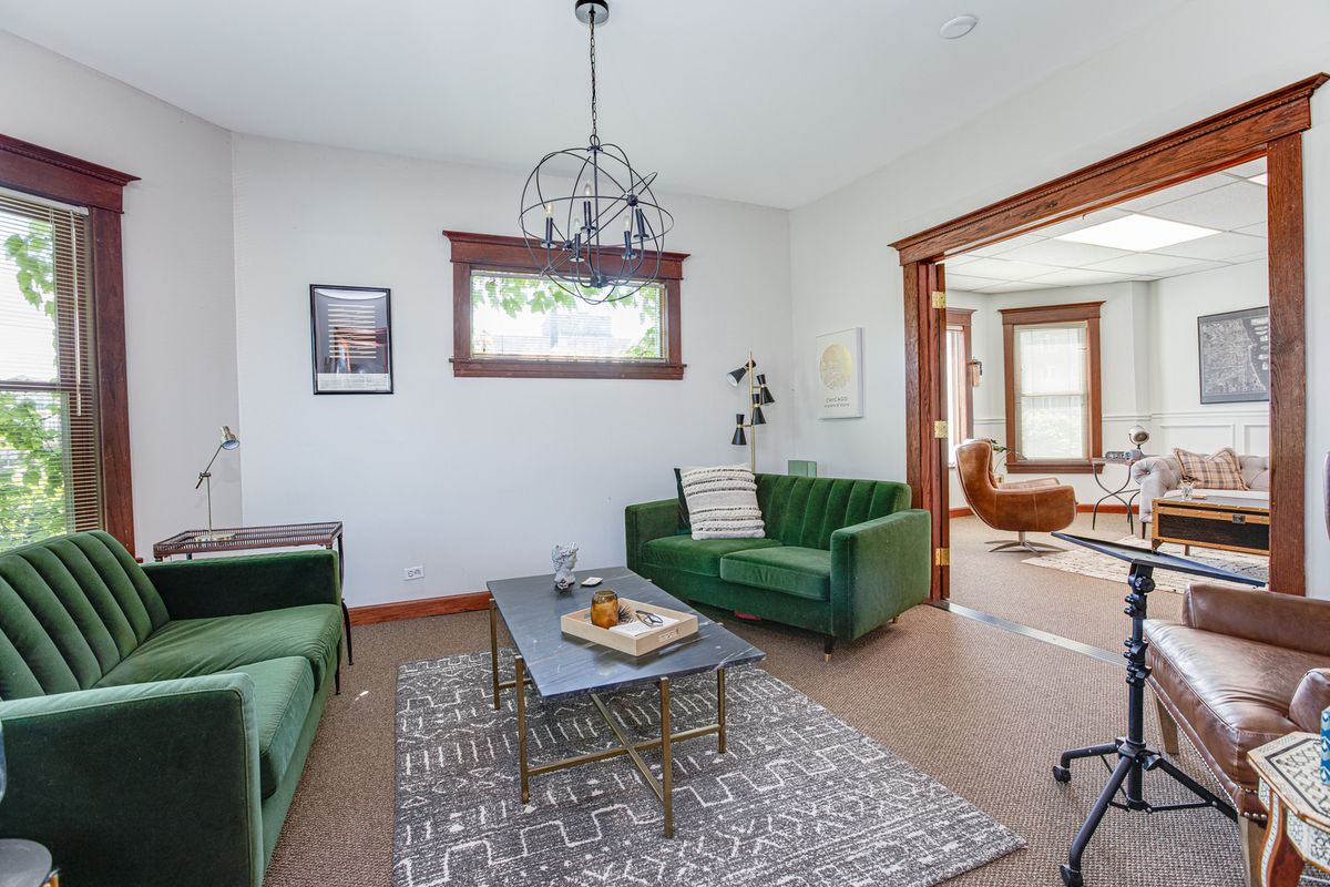 422 W Wesley Street, Wheaton, IL 60187