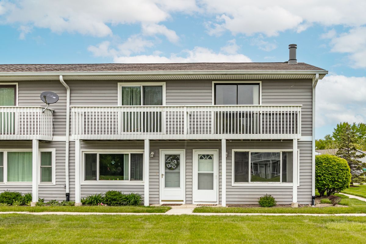17490 W Chestnut Lane #10D, Gurnee, IL 60031