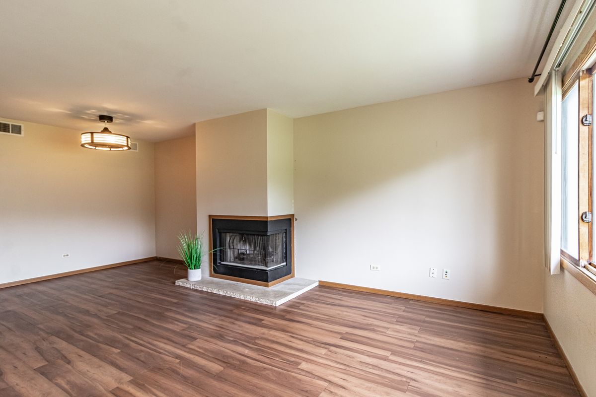 17490 W Chestnut Lane #10D, Gurnee, IL 60031