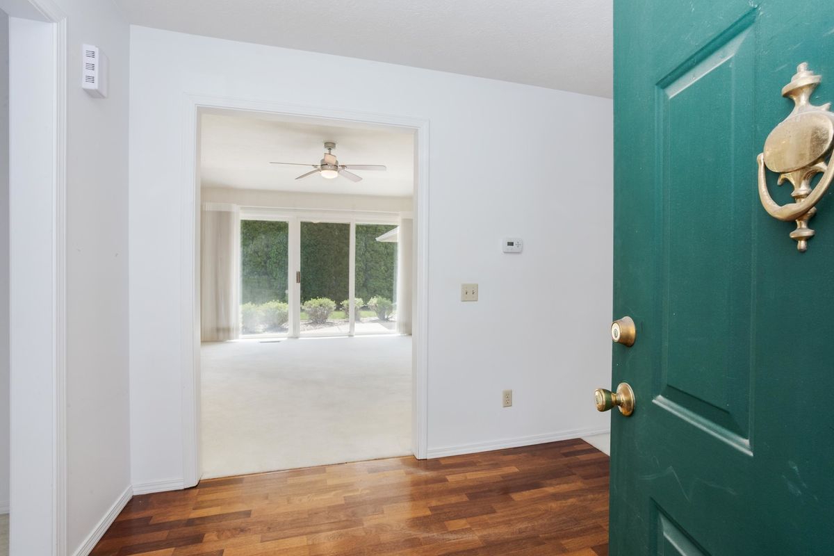 5 Downing Circle, Bloomington, IL 61704