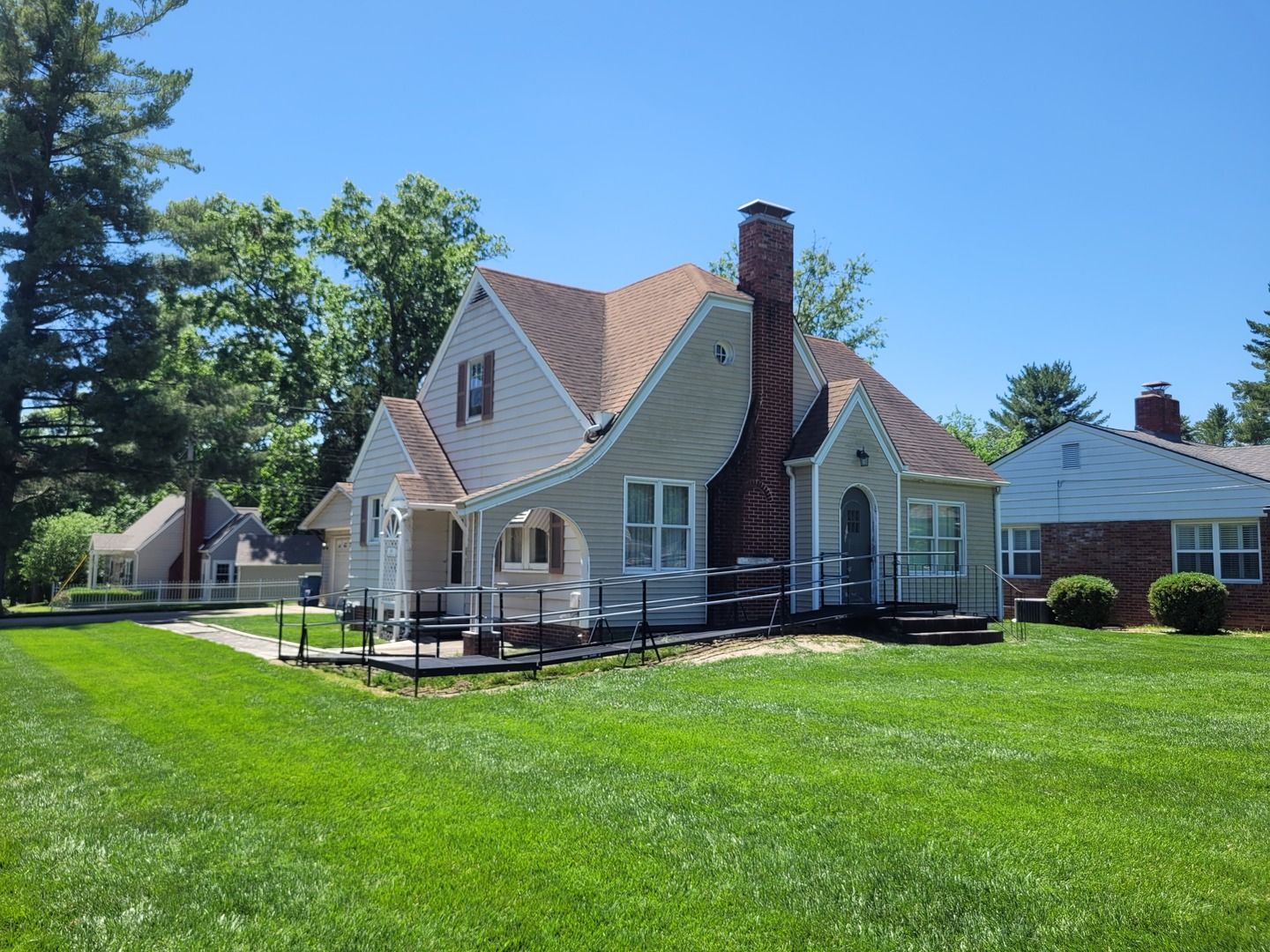 1901 E Richview Road — Mt Vernon, IL 62864
