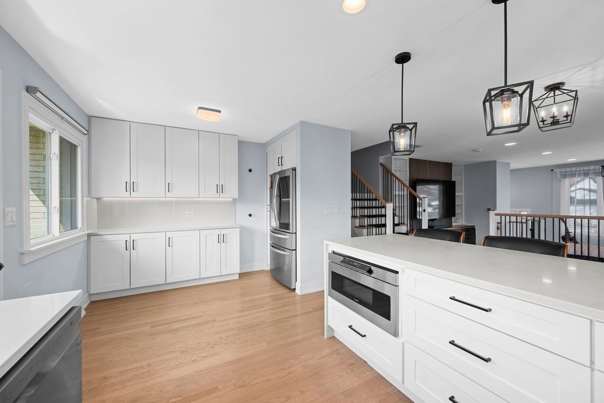8709 W Madison Drive, Niles, IL 60714