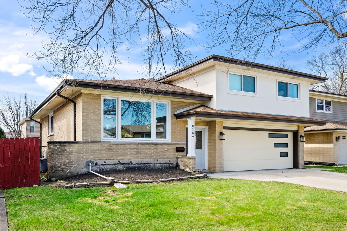 8709 Madison Drive, Niles, IL 60714