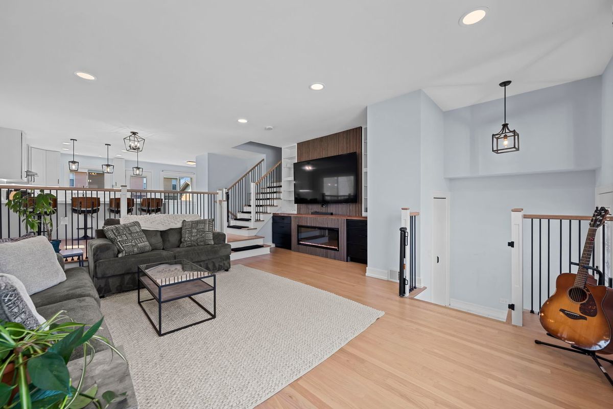 8709 W Madison Drive, Niles, IL 60714