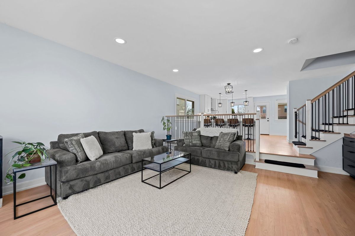 8709 W Madison Drive, Niles, IL 60714