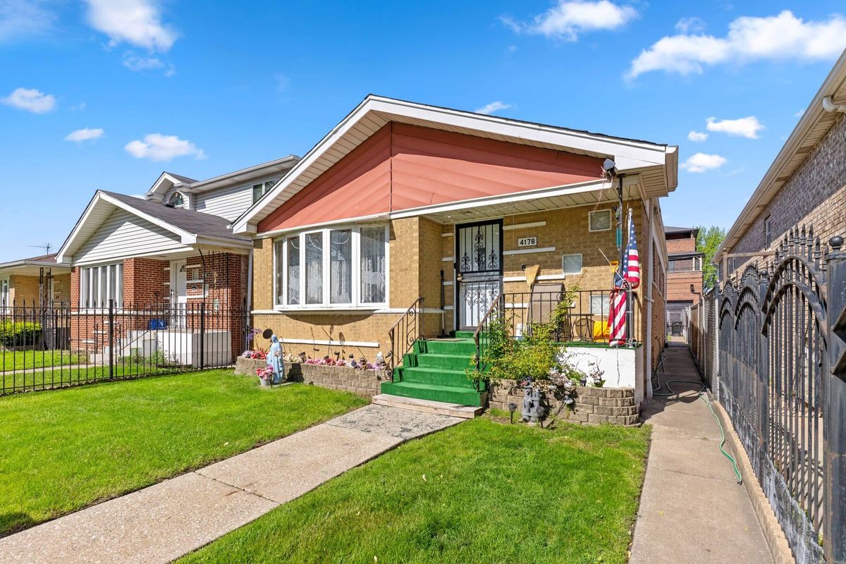 4178 Wallace Street, Chicago, IL 60609