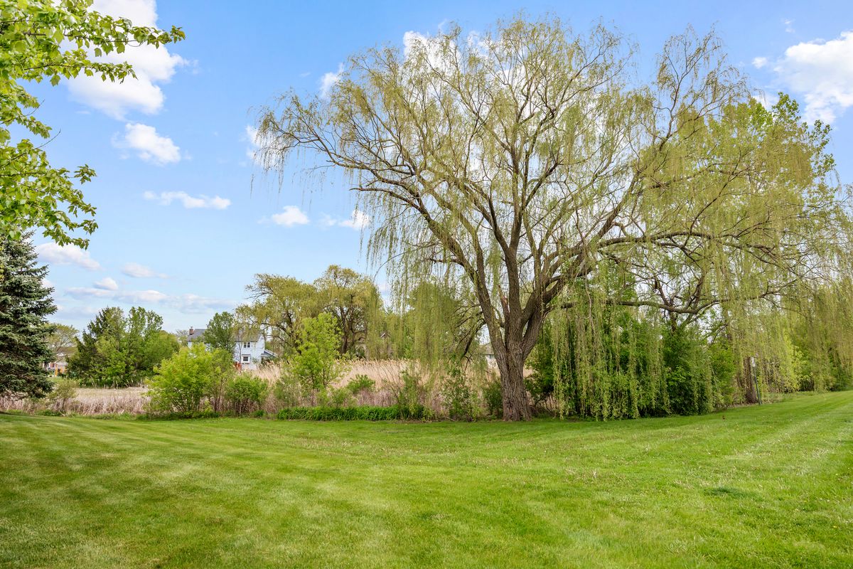 1281 TRACIE Drive, Lake Zurich, IL 60047
