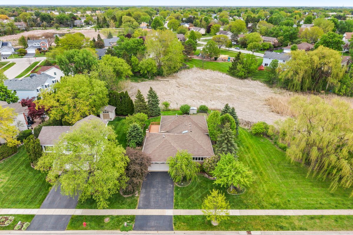 1281 TRACIE Drive, Lake Zurich, IL 60047