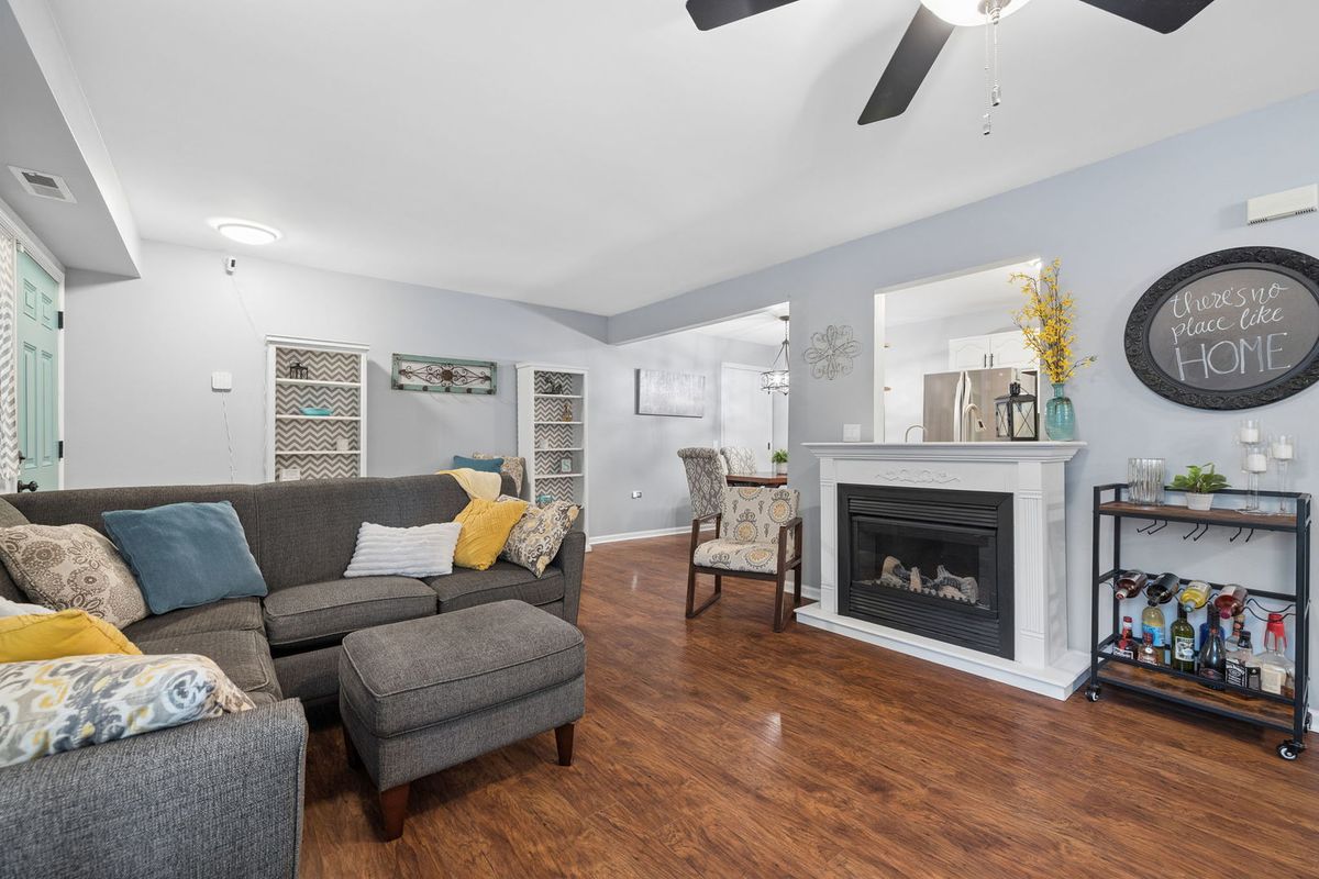 1370 Rock Run Drive #14, Crest Hill, IL 60403