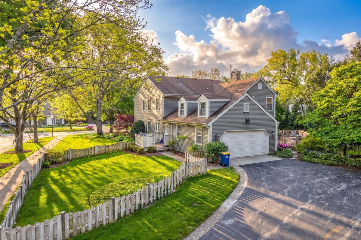 2440 The Strand, Northbrook, IL 60062