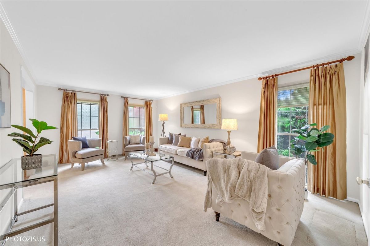 2440 The Strand, Northbrook, IL 60062