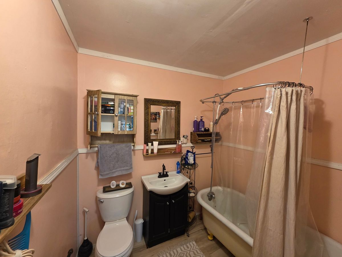 904 E Macon Street, Clinton, IL 61727