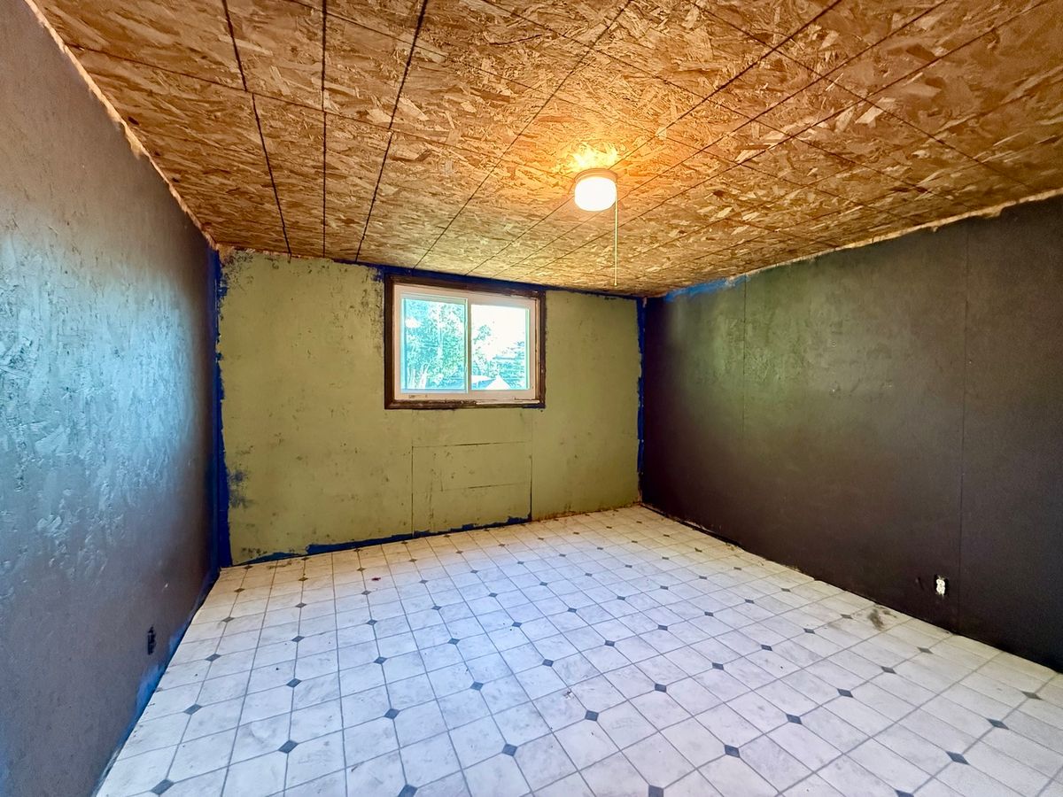 904 E Macon Street, Clinton, IL 61727