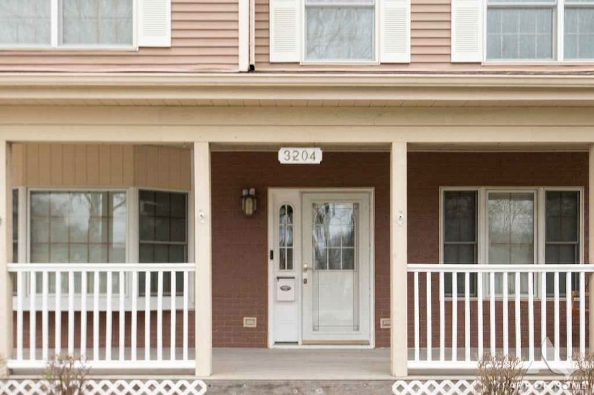 3204 Owl Drive, Rolling Meadows, IL 60008