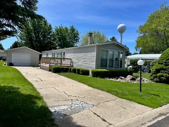 9 Hickory Lane, Sandwich, IL 60548