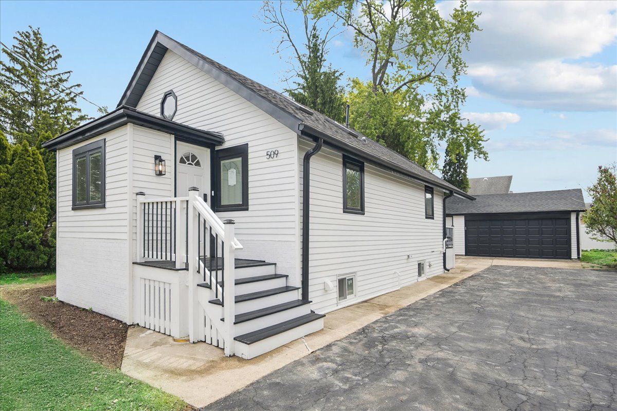 509 Lincoln Street, Arlington Heights, IL 60005