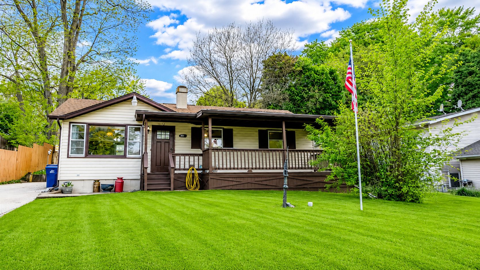 33022 N John Mogg Road — Grayslake, IL 60030