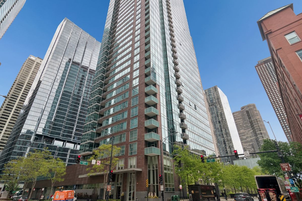 505 N McClurg Court #1705, Chicago, IL 60611