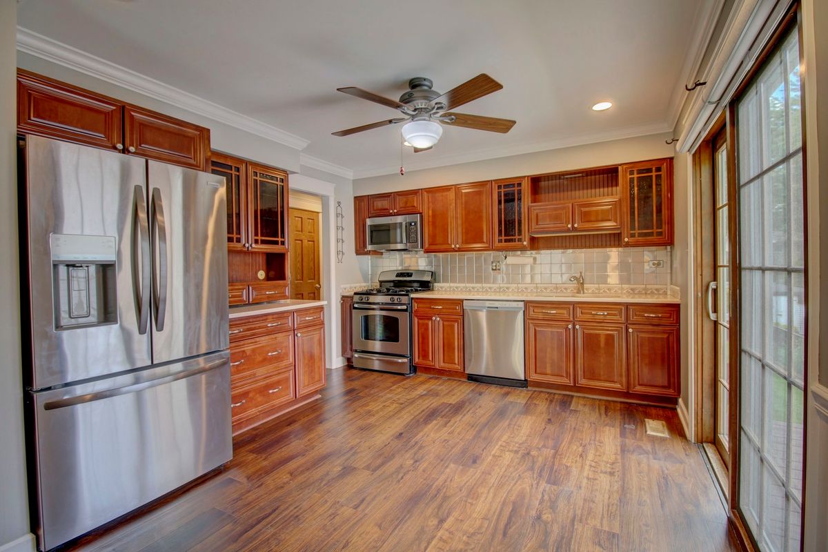 2266 Durham Drive, Wheaton, IL 60189