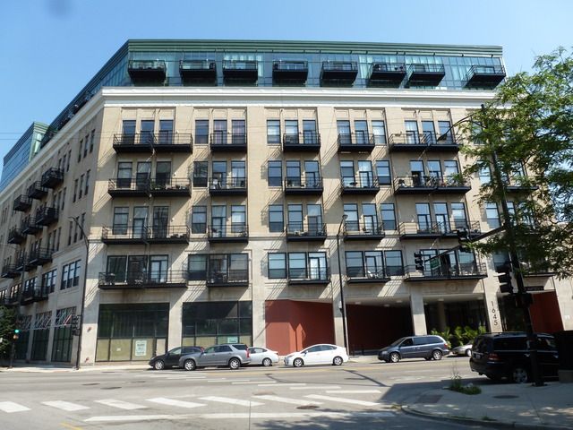 1645 W Ogden Avenue #818 — Chicago, IL 60612
