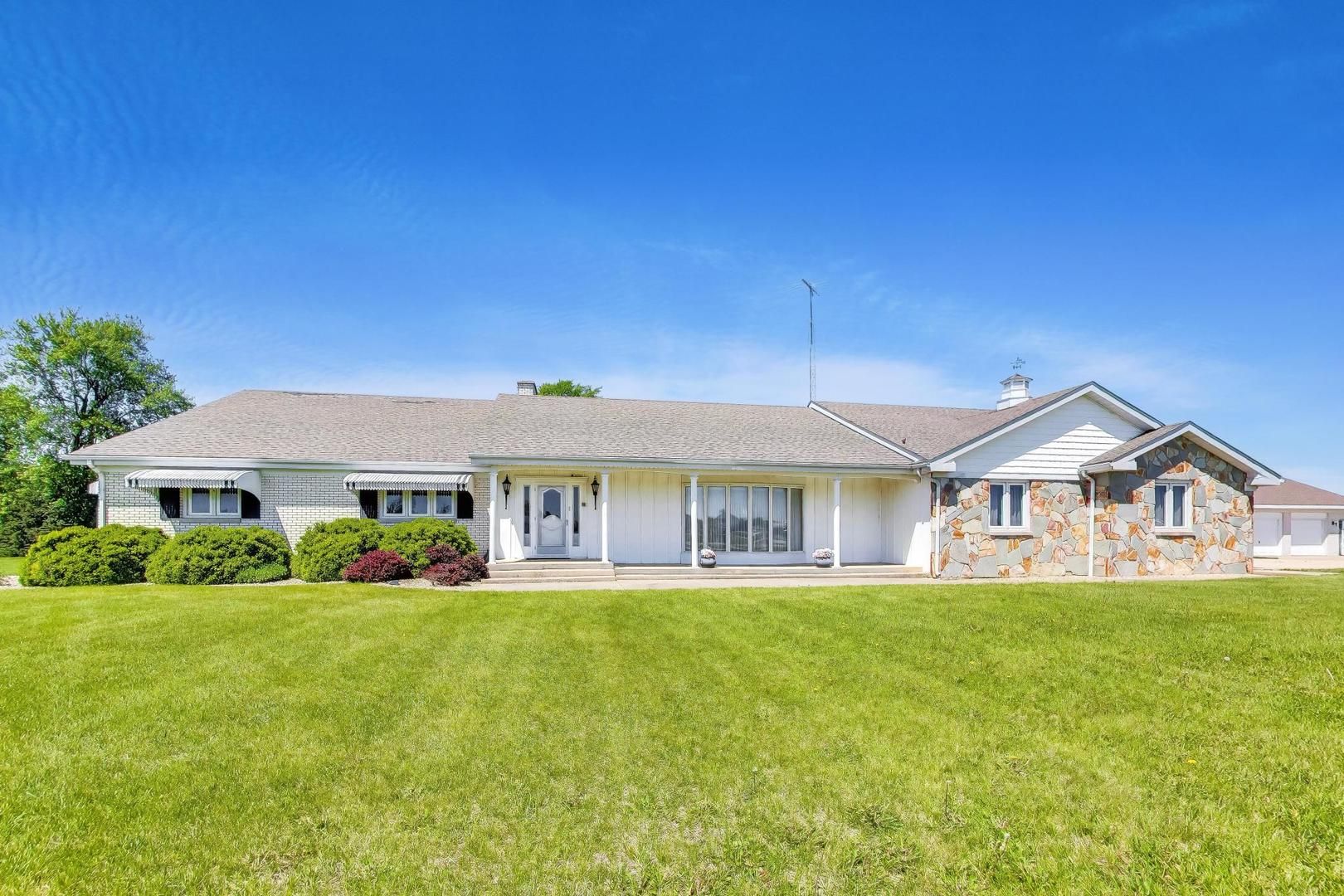 20 N Carbon Hill Road — Coal City, IL 60416