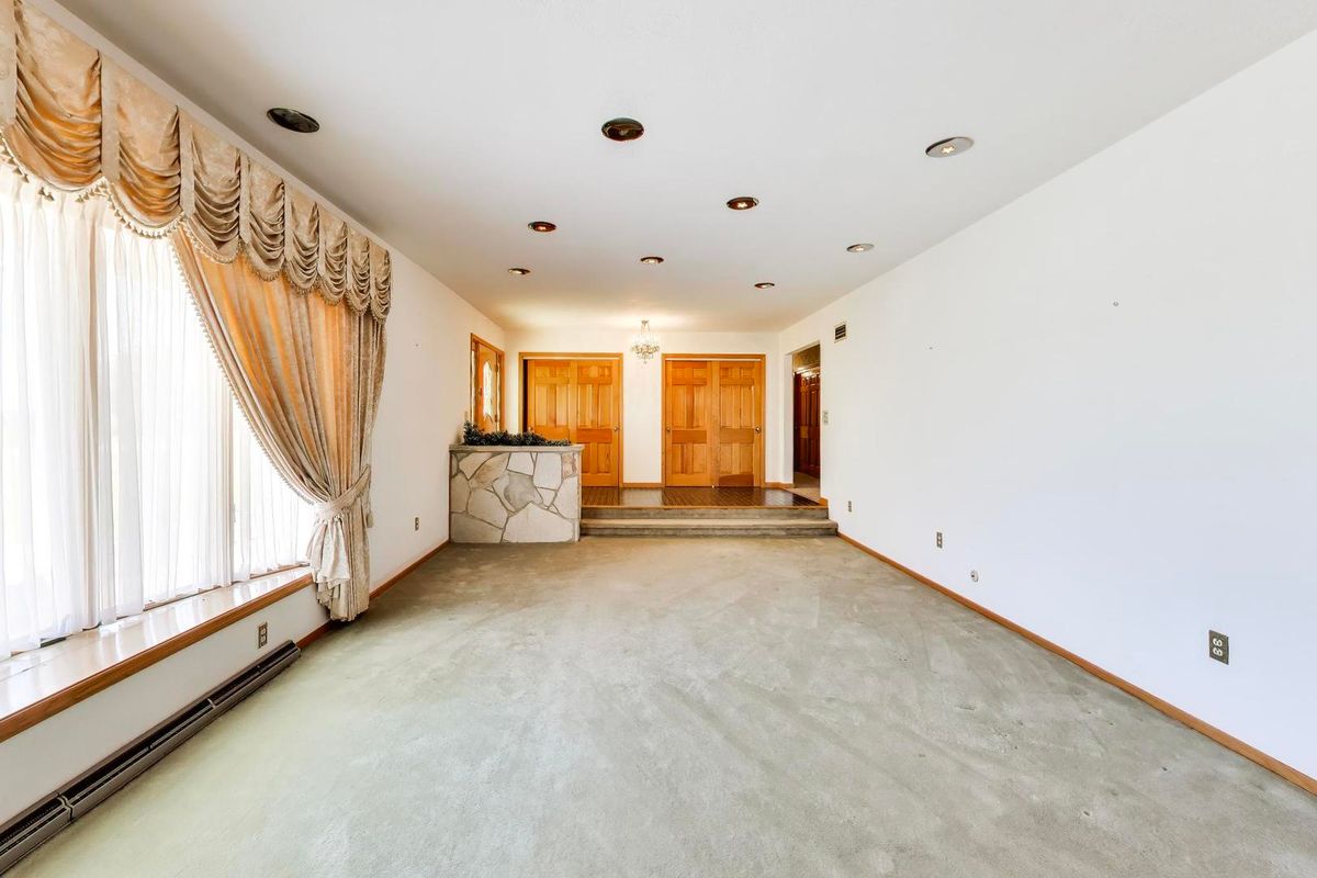 20 N Carbon Hill Road, Coal City, IL 60416
