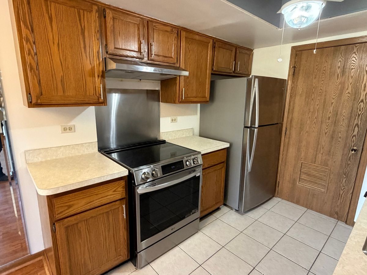 4007 193rd Street #2, Country Club Hills, IL 60478