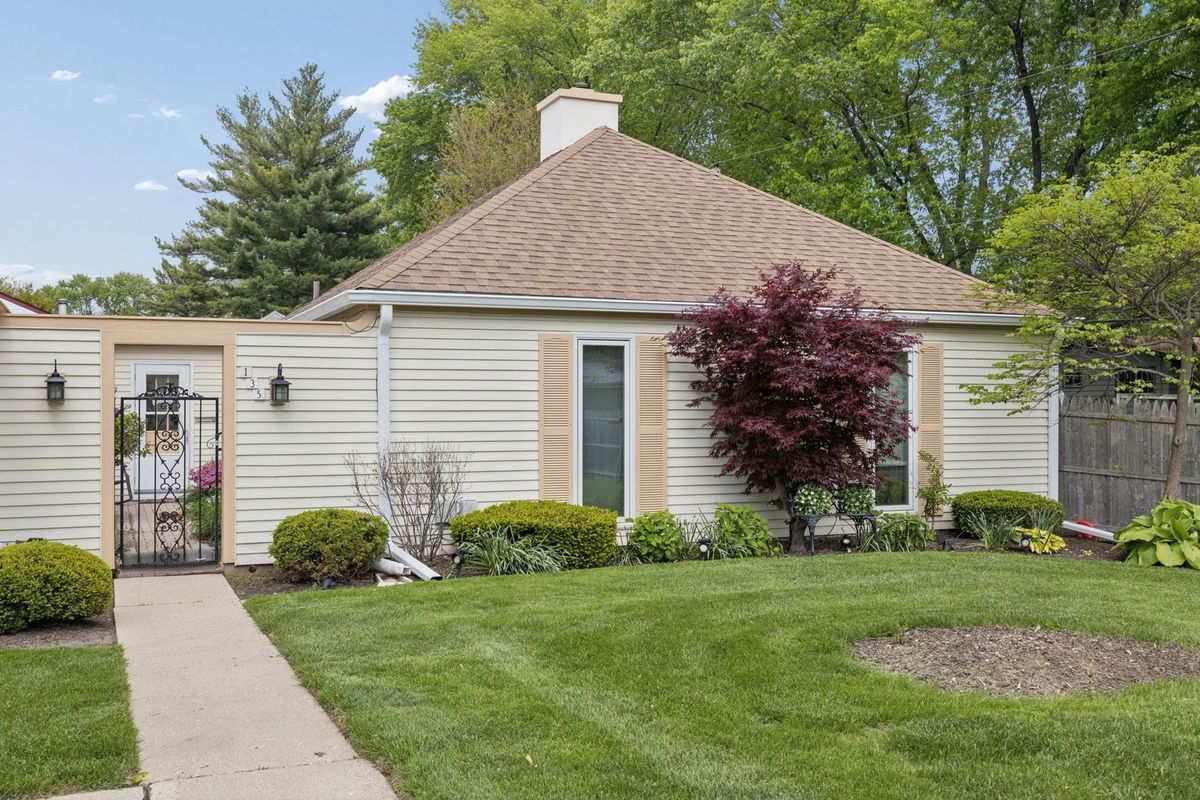 135 Garden Drive, Montgomery, IL 60538