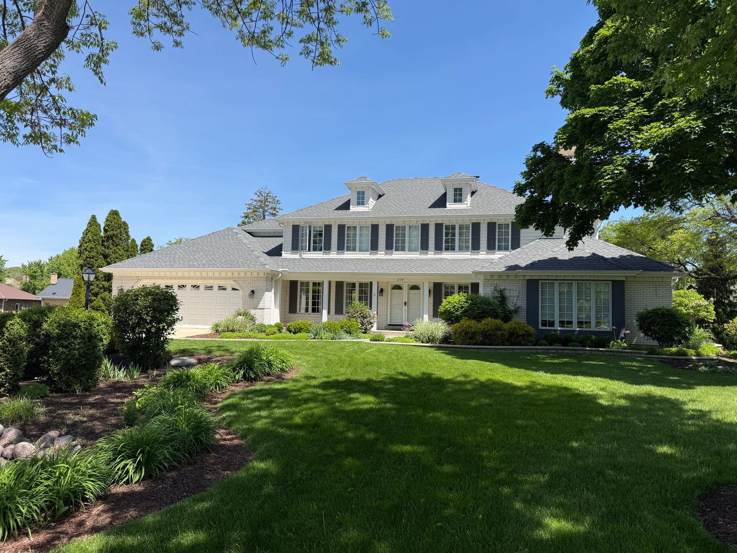 119 Saddle Brook Drive — Oak Brook, IL 60523
