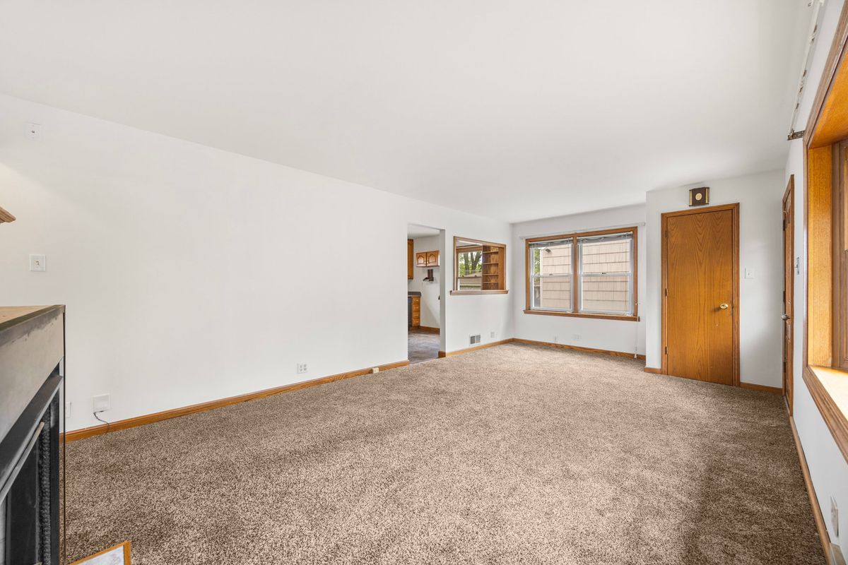 140 W Le Moyne Avenue, Lombard, IL 60148