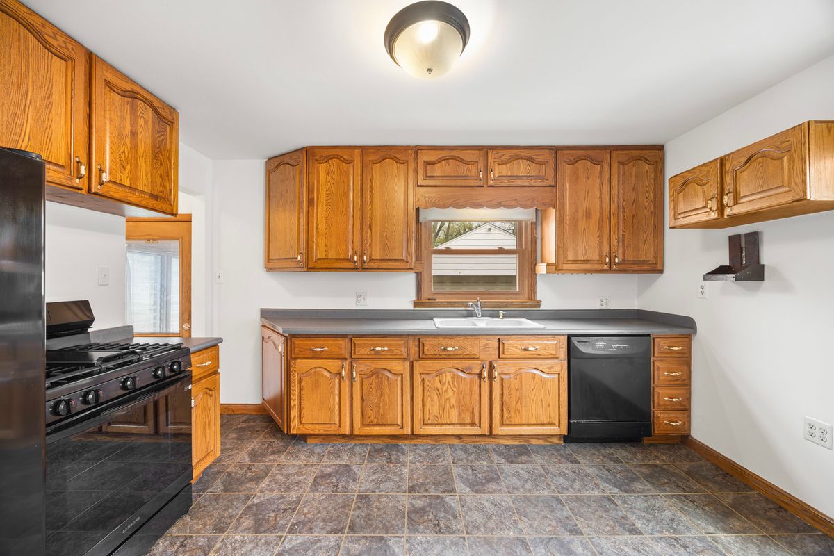140 W Le Moyne Avenue, Lombard, IL 60148