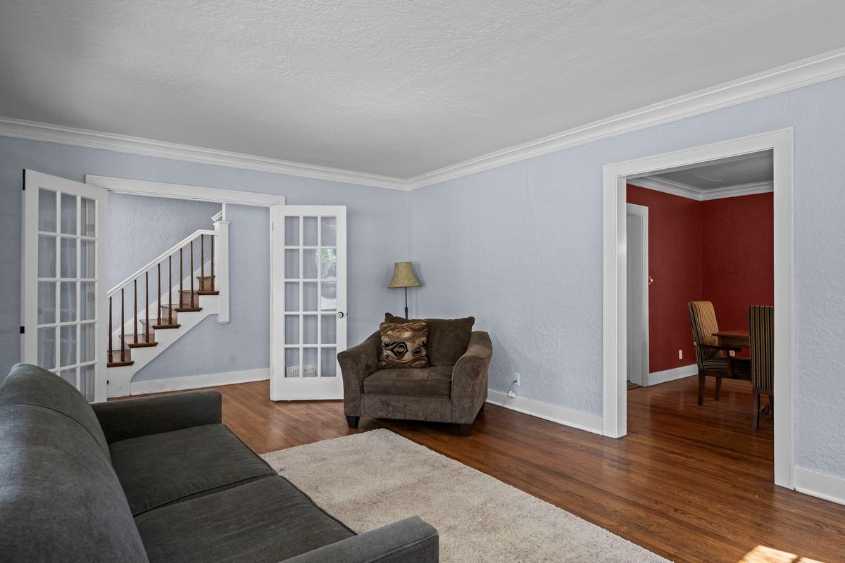 331 E Russell Street, Barrington, IL 60010
