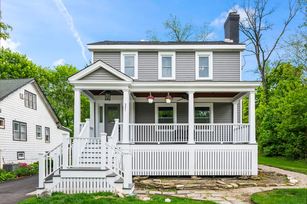 331 Russell Street, Barrington, IL 60010