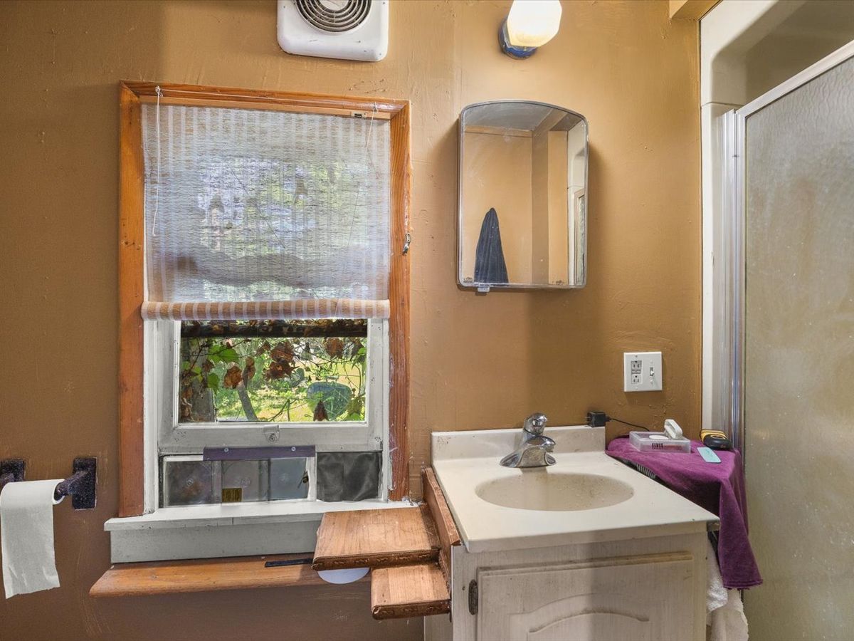 205 N Jones Terrace, Oregon, IL 61061