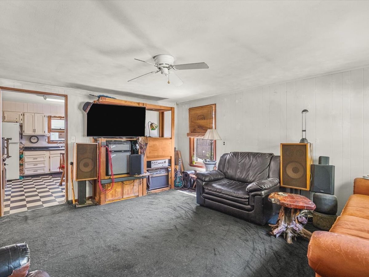 205 N Jones Terrace, Oregon, IL 61061