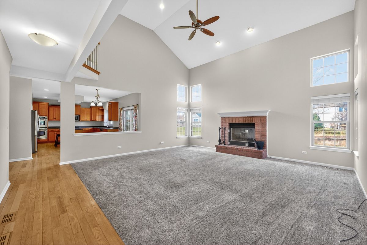 368 Kingsbury Drive, DeKalb, IL 60115