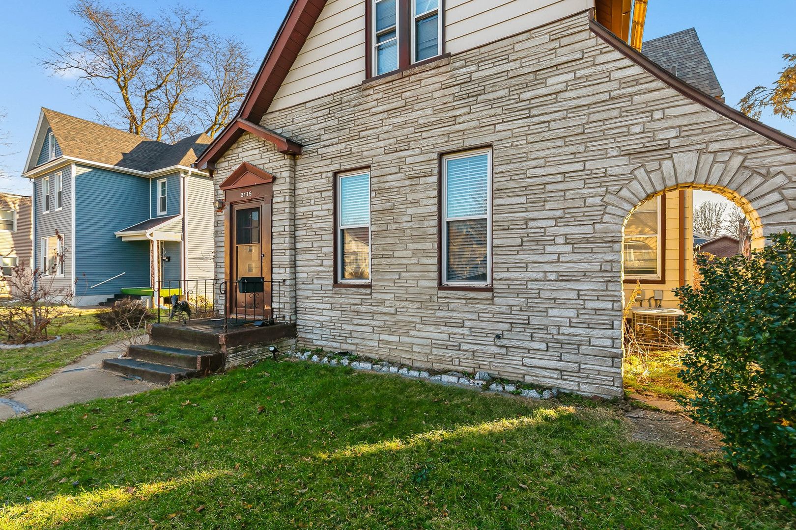 2115 W 4 Street — Davenport, IA 52802
