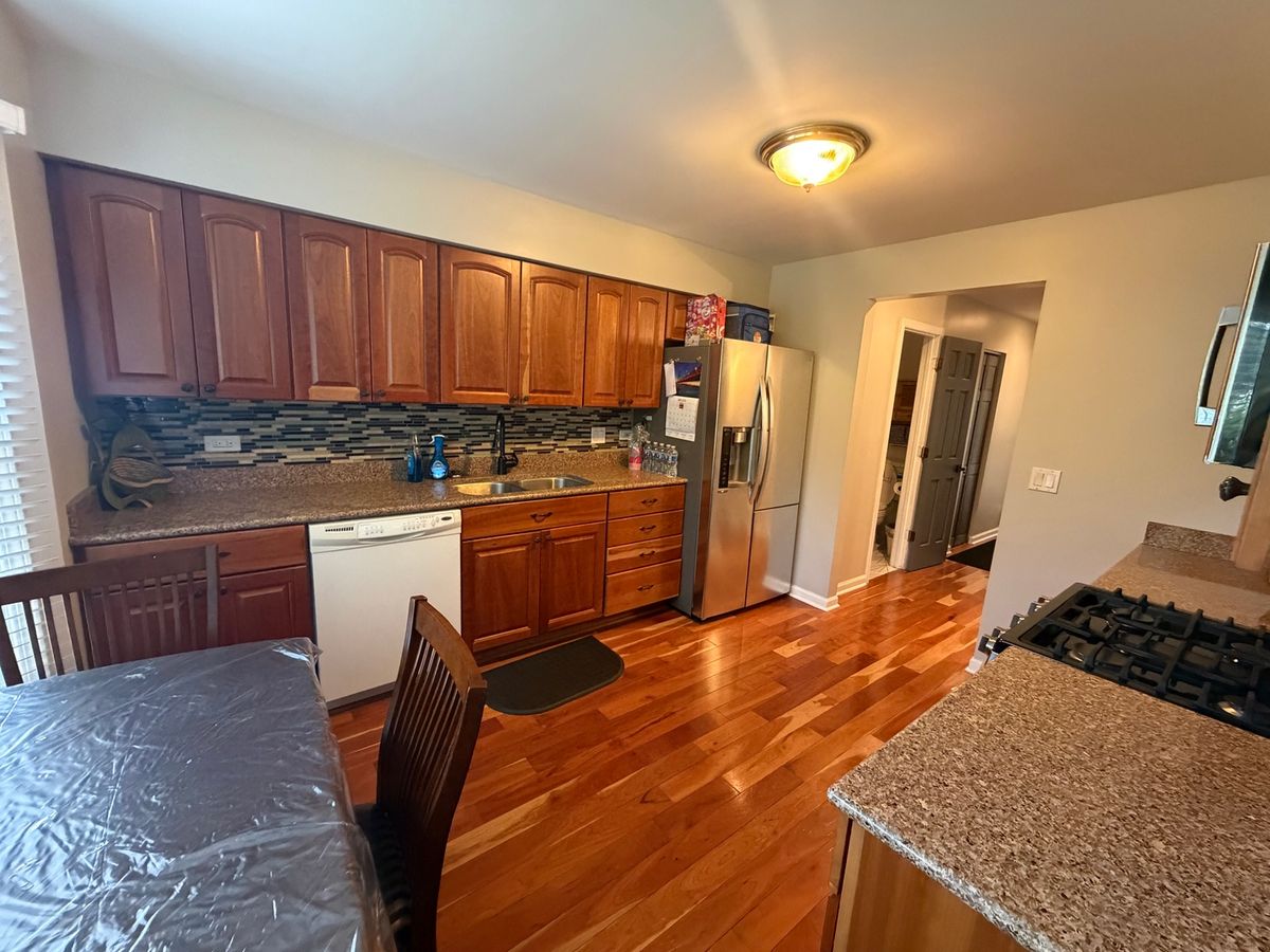 414 Spring Court W, Carpentersville, IL 60110