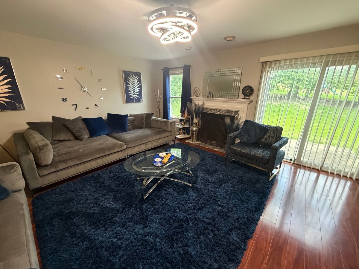 414 Spring Court W, Carpentersville, IL 60110