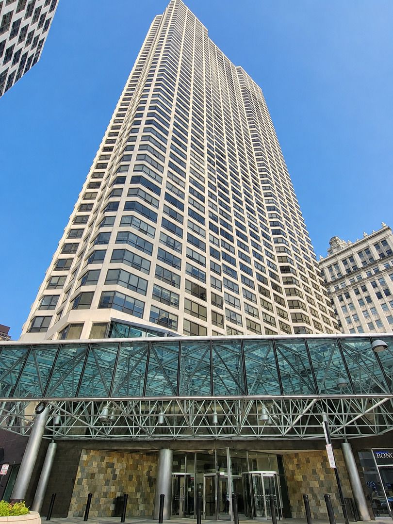 405 WABASH Avenue, Chicago, IL 60611
