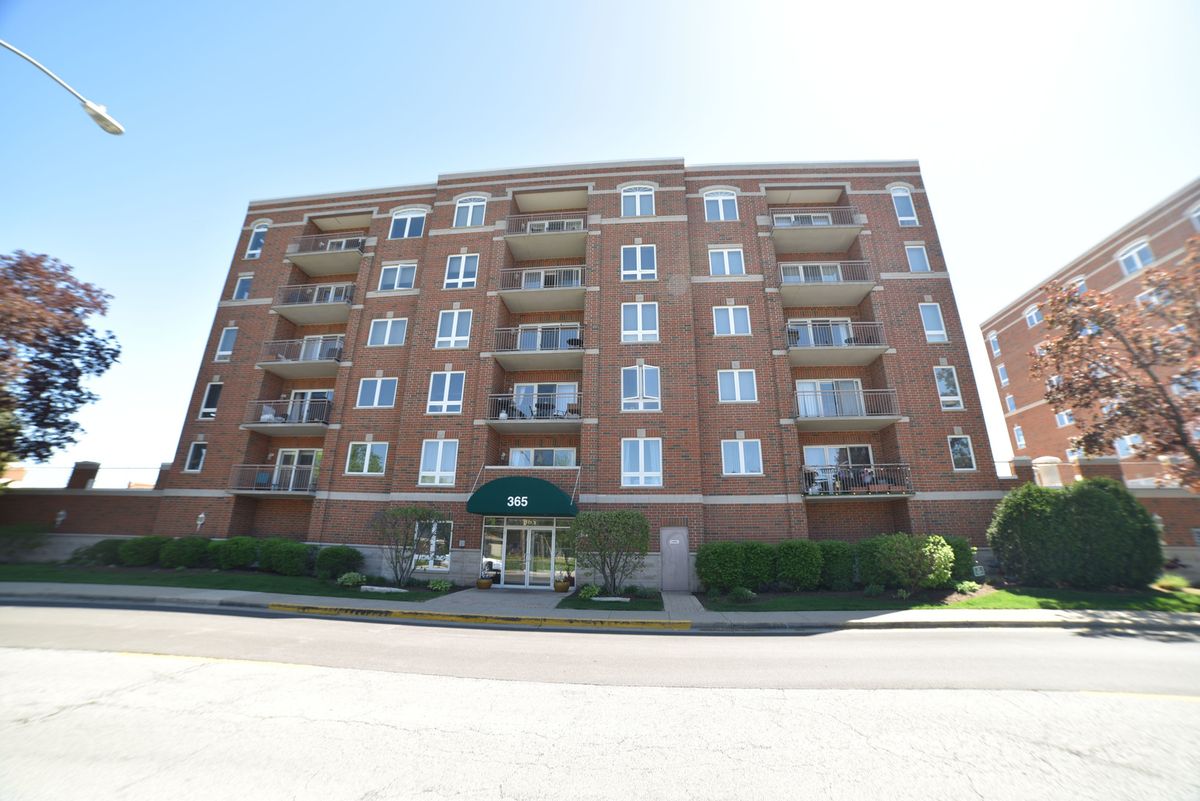 365 Graceland Avenue, Des Plaines, IL 60016